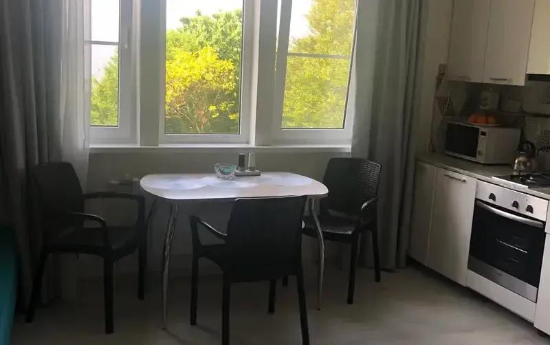 Дом в лесу у моря