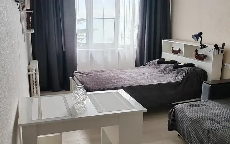 Комната с видом на море
