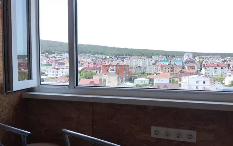 Уютная квартира с красивым видом на город и горы — фото 4