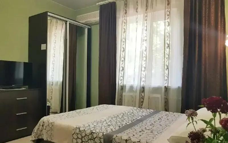 Семейный номер на Тельмана