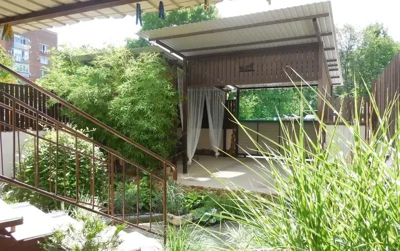 Трехкомнатная квартира с патио и беседкой — фото 3