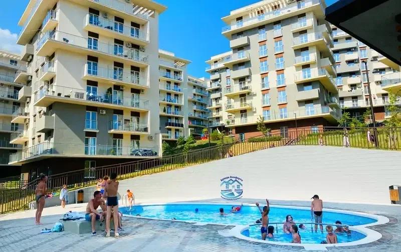 Двухкомнатная квартира с видом на море — фото 1
