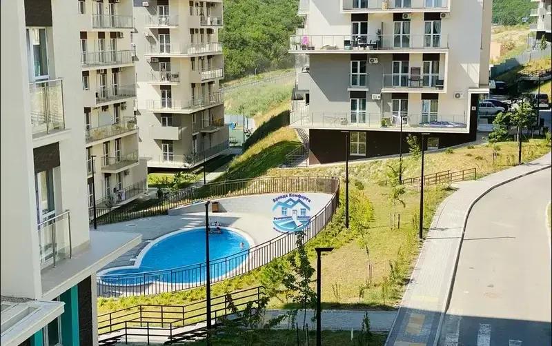 Двухкомнатная квартира с видом на море — фото 4