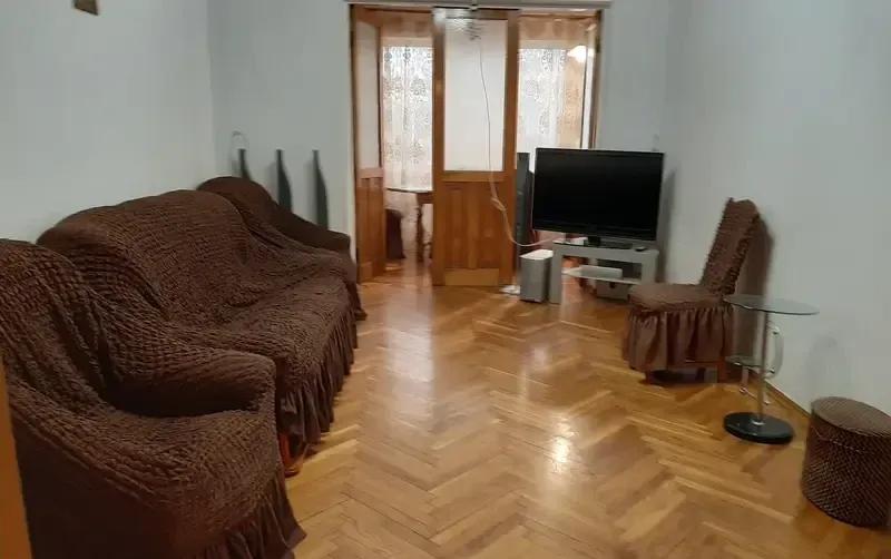 Трехкомнатная квартира на берегу моря
