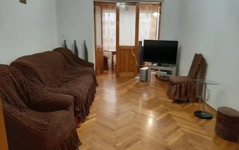 Трехкомнатная квартира на берегу моря