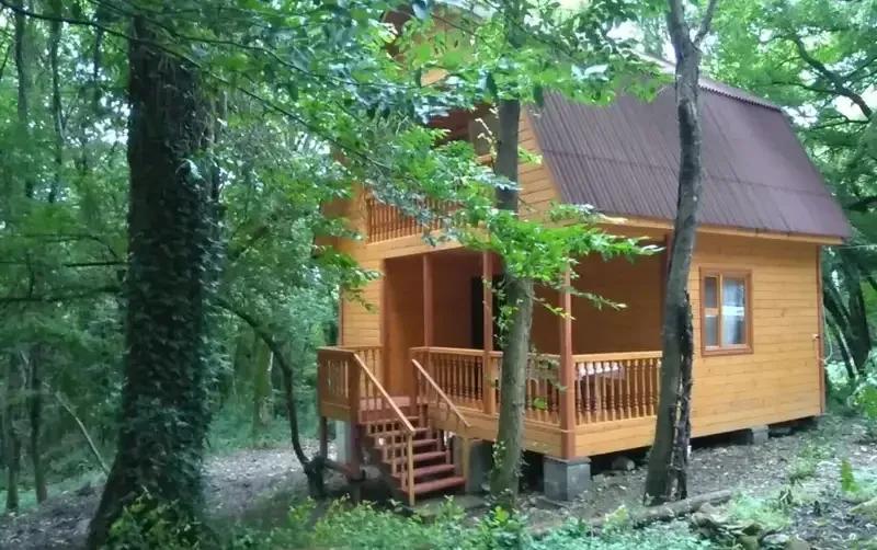 Деревянные домики «Домик под клëнами»
