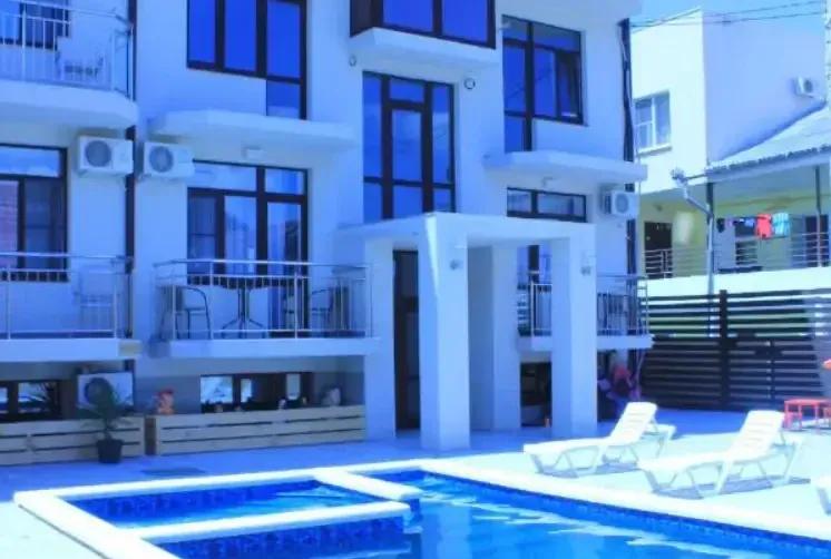 Комплекс апартаментов «Theo luxury apartaments»